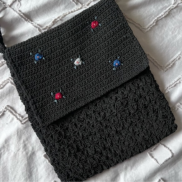 vintage floral embroidered crossbody bag - Picture 1 of 10